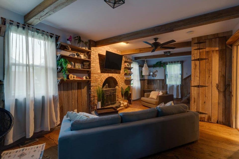 Communal lounge/ TV room, Living room, Seating area