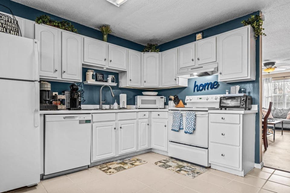 Woodstone Retreat Condo right next to UGA golf course 2475 House in Athens