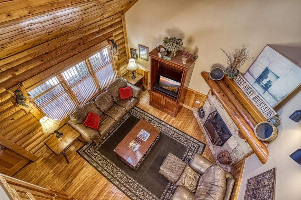Communal lounge/ TV room, TV and multimedia, Living room, Decorative detail, Decorative detail, Seating area, Evening entertainment, fireplace, fireplace
