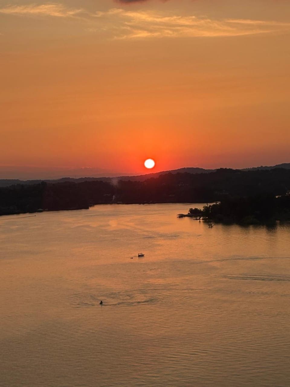 Spring, Day, Natural landscape, View (from property/room), View (from property/room), Lake view, Lake view, Mountain view, Mountain view, Sunrise