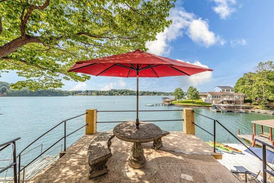 Lake Hickory Trio 1 BR Pink Unit House in Hickory