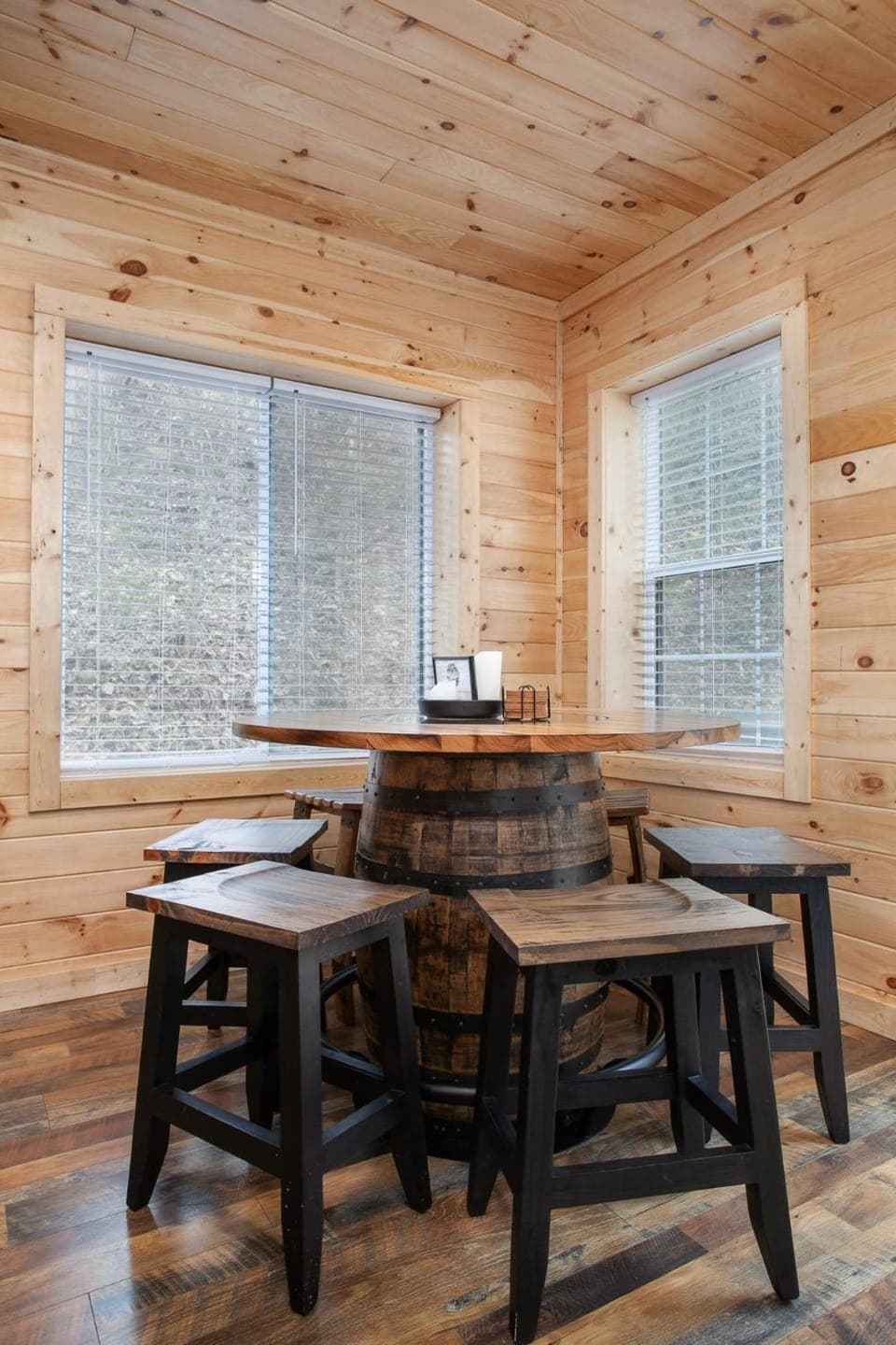 Whiskey Barrel w Hot Tub Arcade Game Fire Pit House in Sevierville