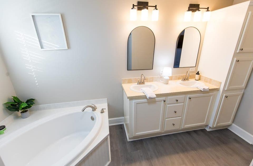 Bathroom, Bath