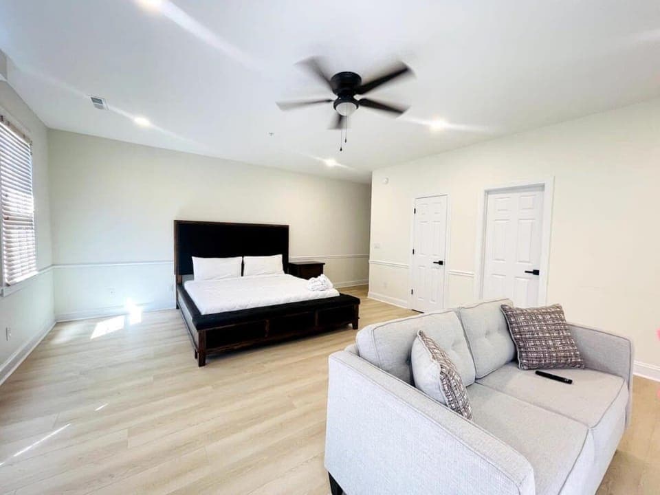 The best location Wonderful Ocean View 7BR pool Apartment in Atlantic Beach