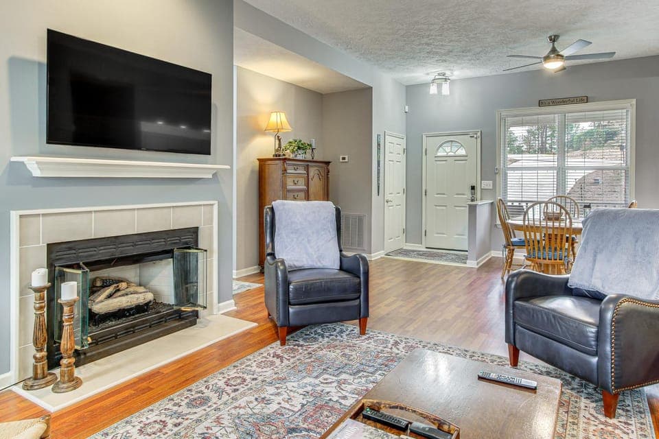Scenic Water Views: Lakefront Home in McCormick! House in Clarks Hill Lake