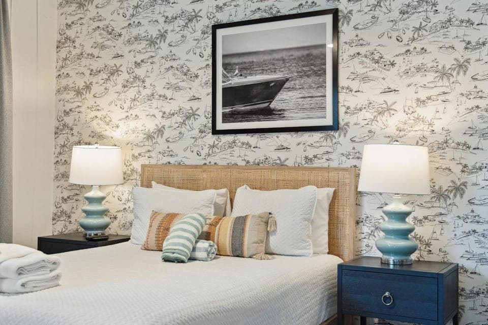 Bed, Bedroom