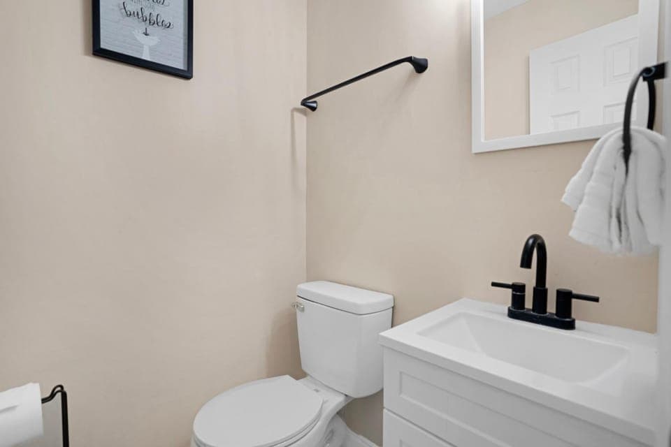 Carbon Ridge 300mbps WiFi - Dog Friendly House in Clarksville