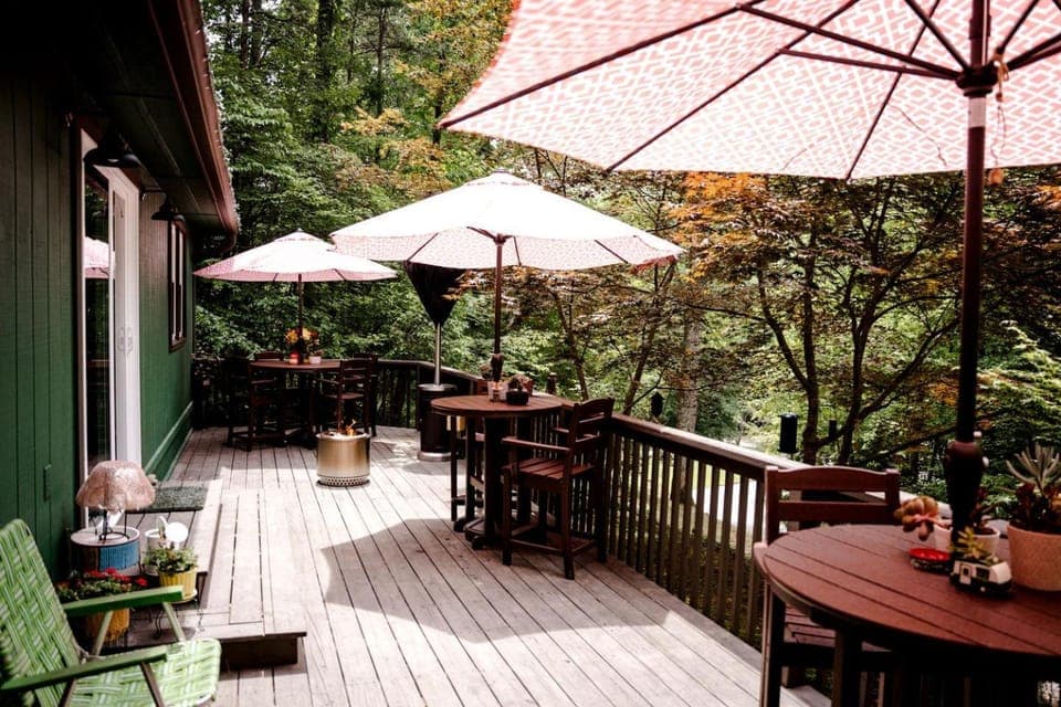 Charming Vintage Caravan Rental in Franklin, North Carolina for Mountain Glamping Escape House in Franklin