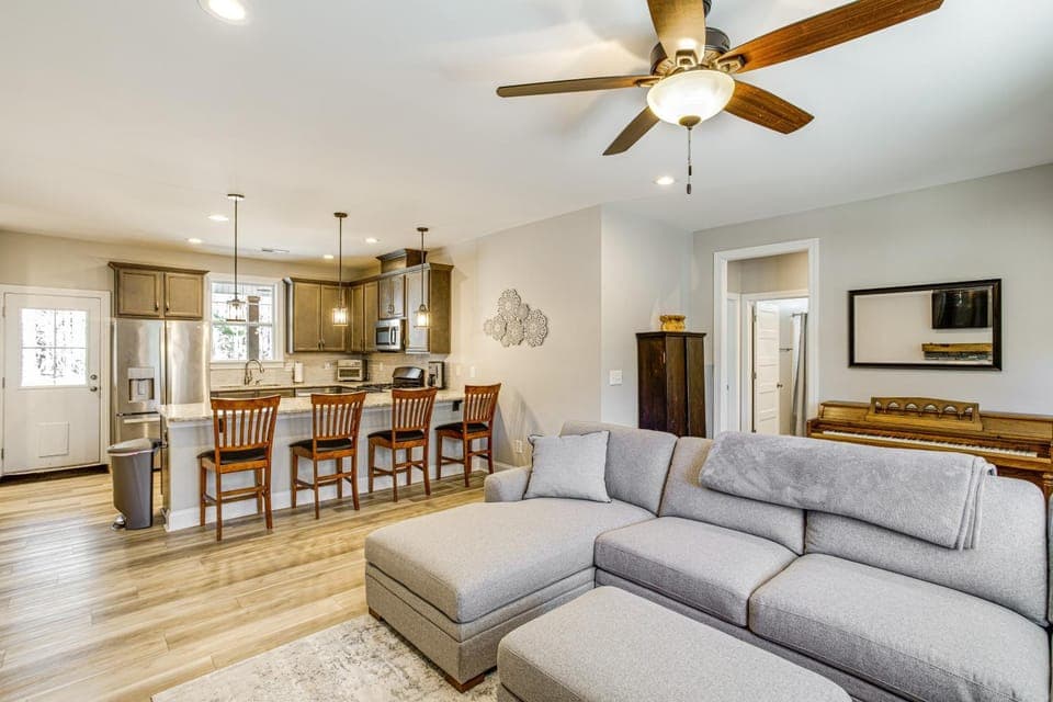 4 Mi to Marina & Boat Ramp: Lake Murray Getaway! House in Leesville