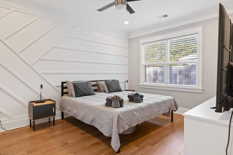 Big Modern Home with Ample Parking House in Goose Creek