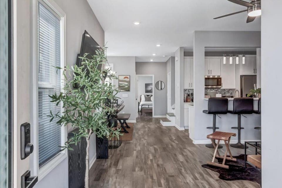 The Modern Mainstay at Barefoot Bay House in Tennessee