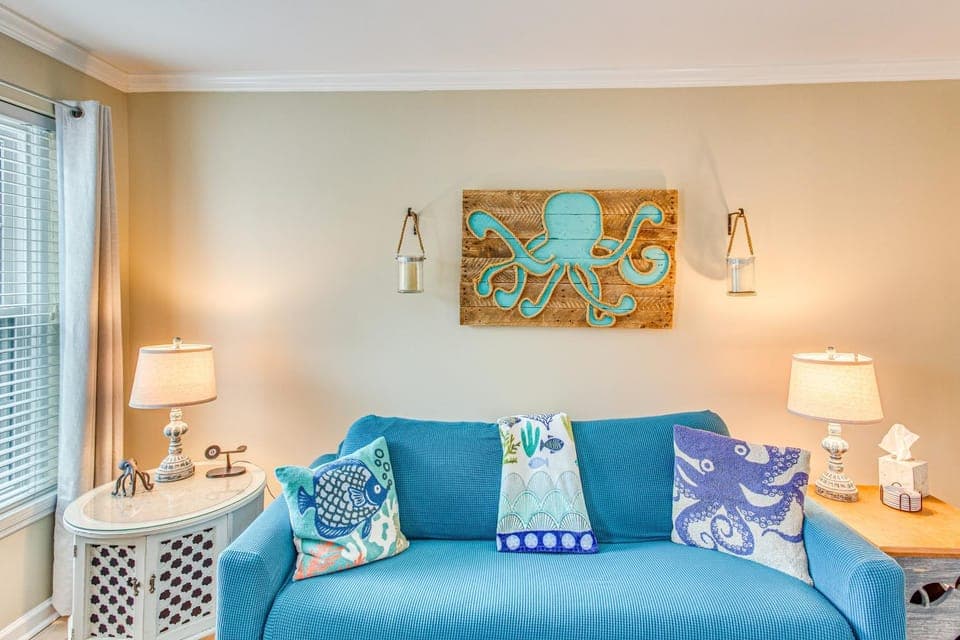 Pool Access, 4 Blocks to Ocean! N Myrtle Beach Gem House in Atlantic Beach
