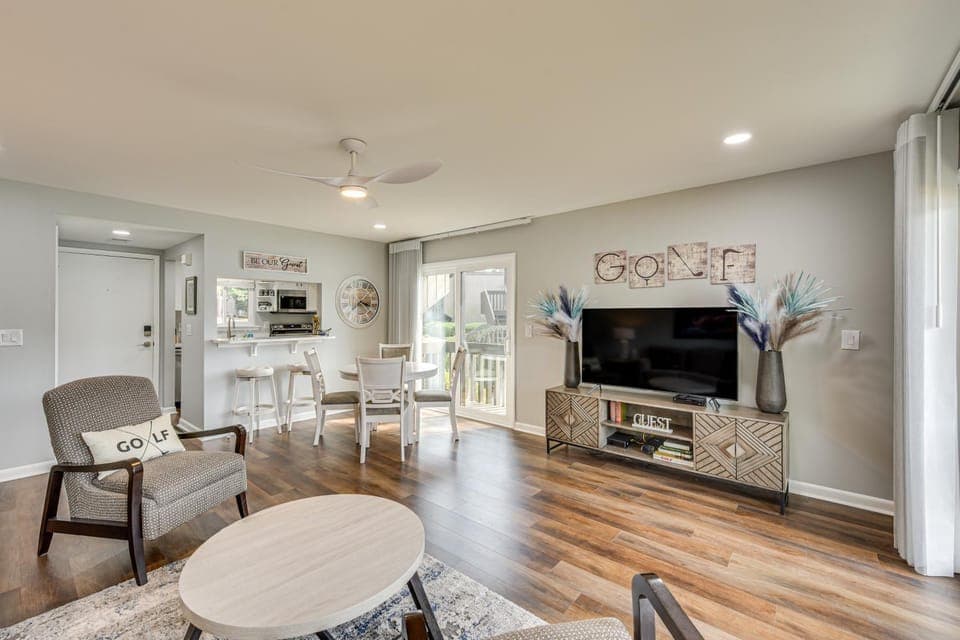 Pinehurst Lake Condo: Water View & Community Perks House in Pinehurst