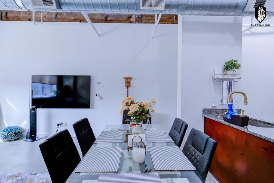 Living room, Seating area, Dining area