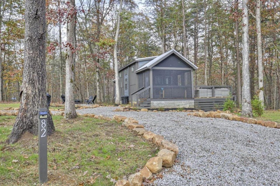Stunning Mountain Tiny House Beautifully Design Ideal for Nature Lovers in Tennessee House in Tennessee