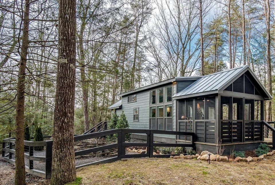 Charming Cabin with Stunning Sights in Monteagle, Tennessee Cabin in Monteagle