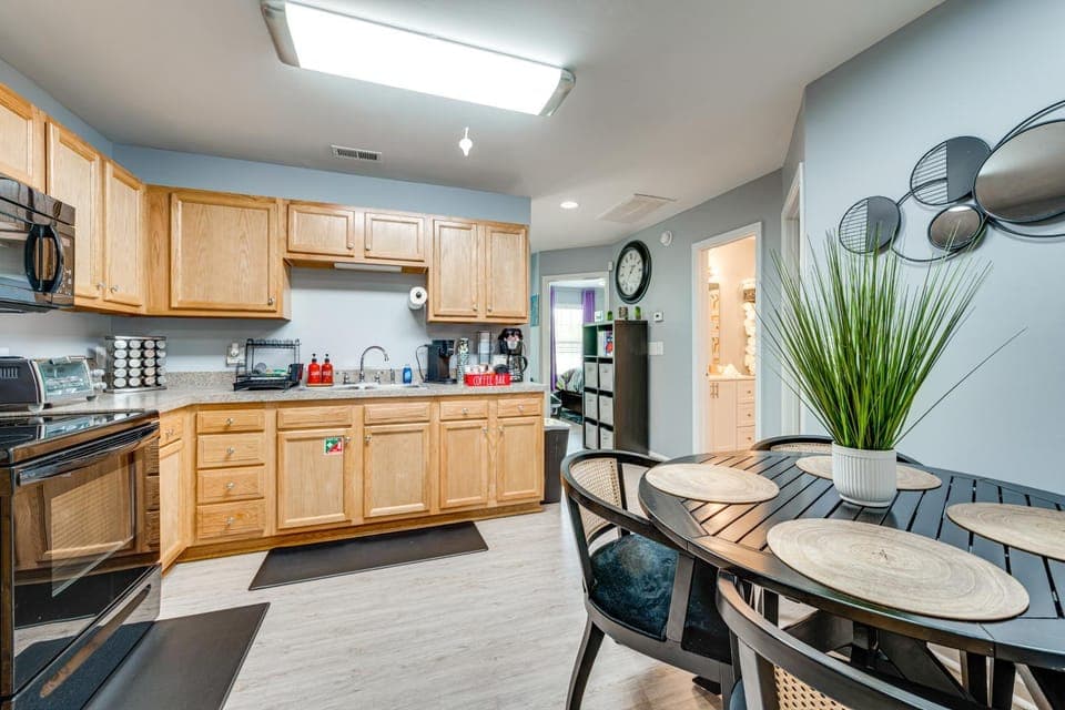 Near Speedway & Shops: Central Concord Apt Apartment in Kannapolis