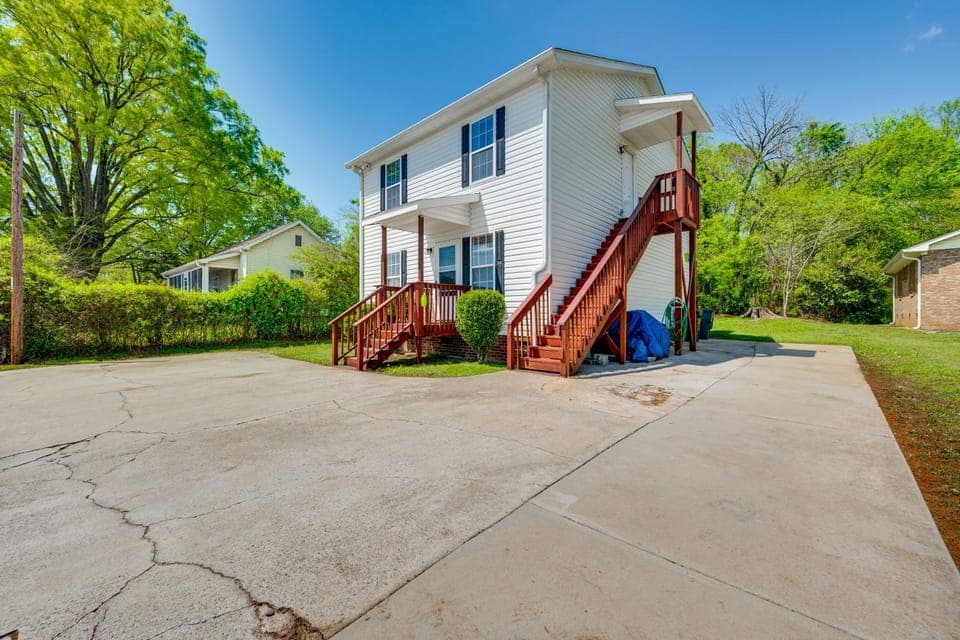 Near Speedway & Shops: Central Concord Apt Apartment in Kannapolis