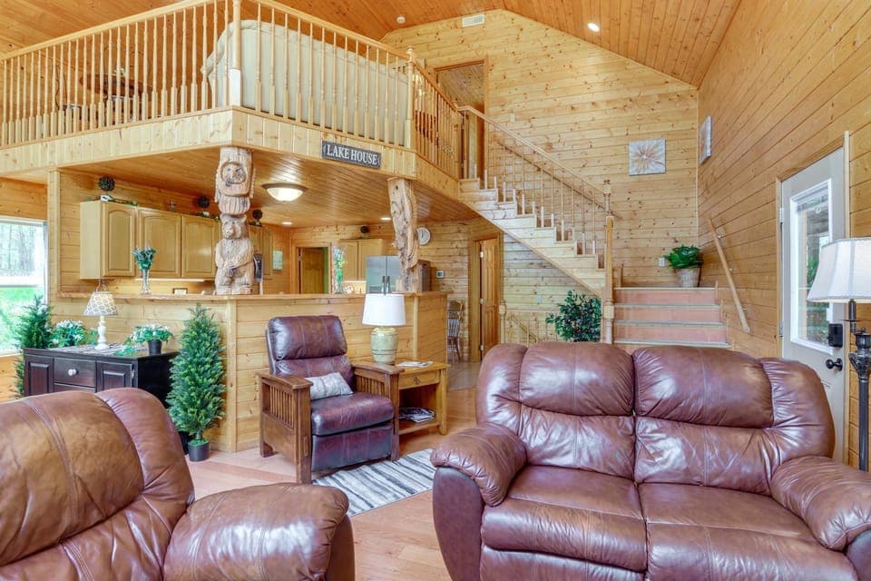 3 Mi to Marina: Cabin w/ Hot Tub in Byrdstown! Cabin in Tennessee