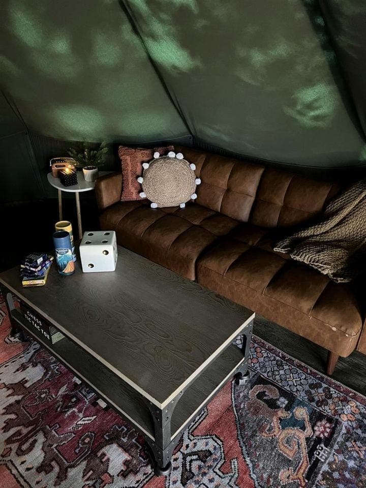 Spacious Equipped Bell Tent with Deck, Fire Pit and Picnic Space in Tennessee House in Nashville