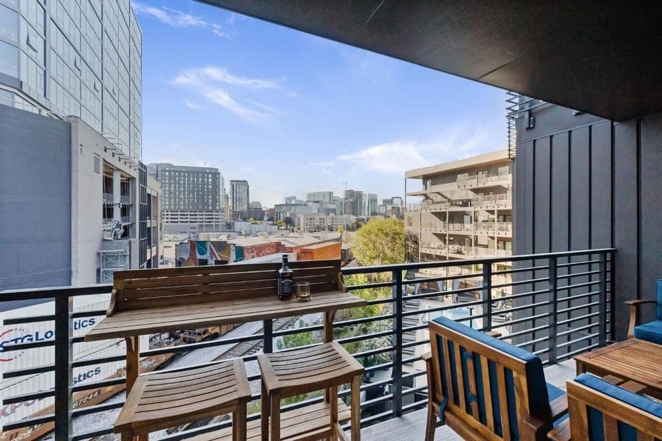 The Speakeasy | Parking/Pool/Gym | Walk Downtown House in The Gulch