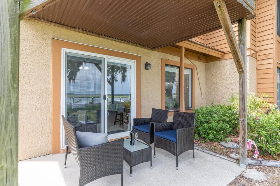 Beaufort's Blue Heron Hideaway on Battery Creek Apartment in Port Royal