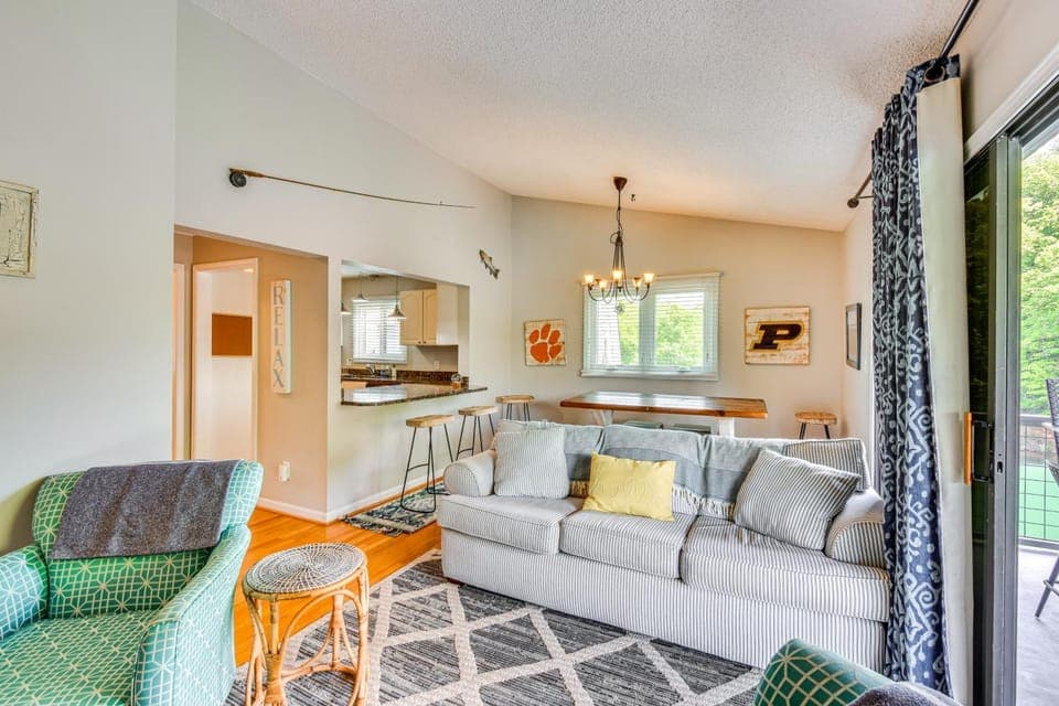 7 Mi to Clemson Stadiums: Lake Keowee Getaway! House in Seneca