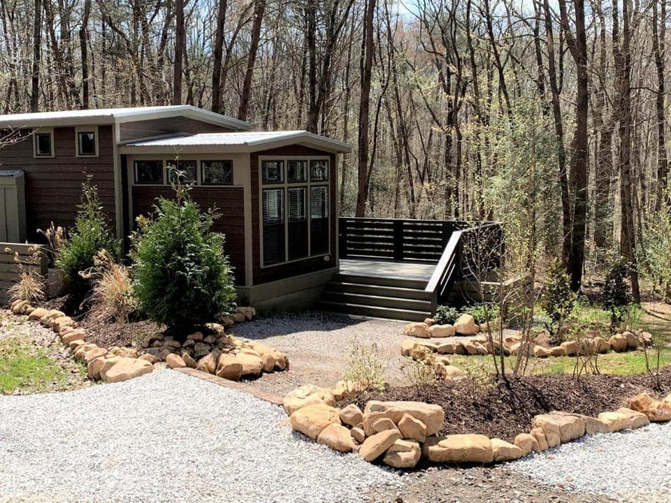 Picturesque Tiny Cottage with Cozy Indoor and Outdoor in Tennessee House in Tennessee
