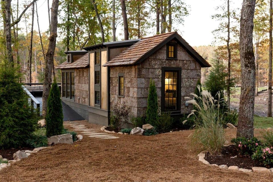 Magical Tiny Cottage with Lovely Outdoor Living in Tennessee House in Tennessee
