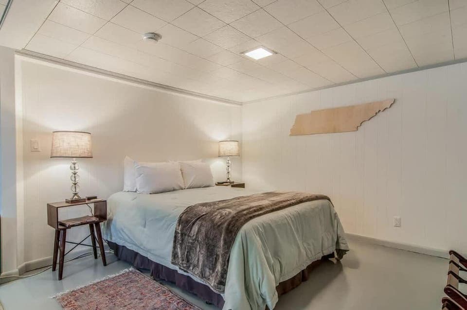 The Berrywood by Stay Local Nashville House in East Nashville