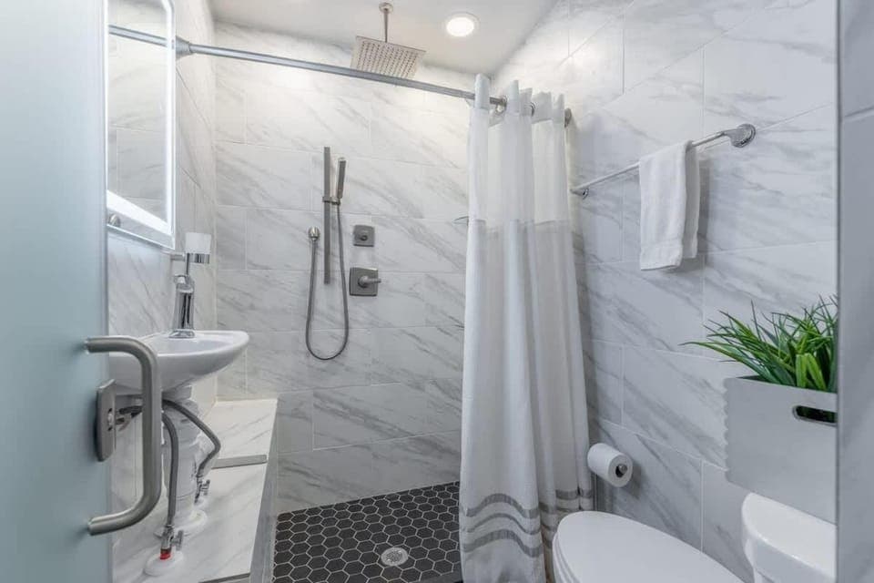 The Carpe Diem Cottage by Stay Local Nashville House in Nashville