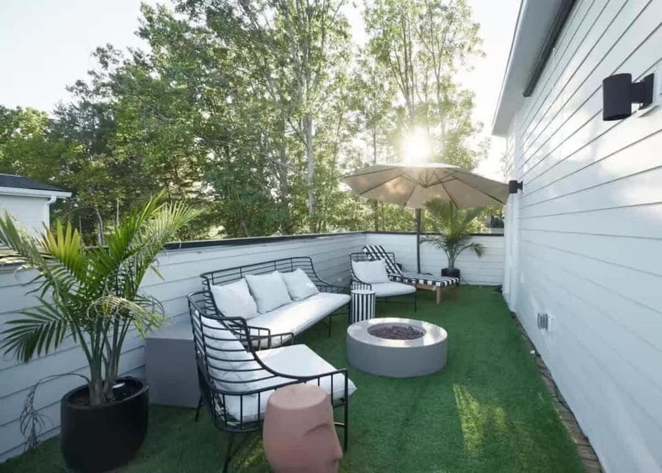 The Hall Haus by Stay Local Nashville House in Madison