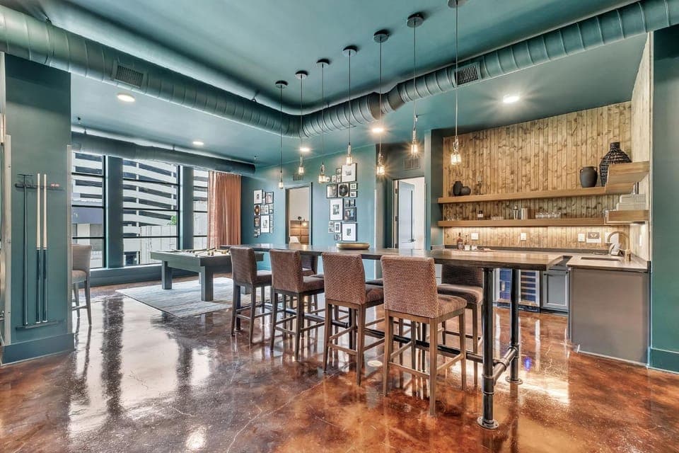 Billiard, Game Room, Dining area, minibar