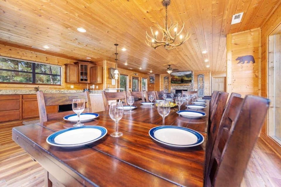 Almost Heaven, free tickets, no catch! Chalet in Pigeon Forge