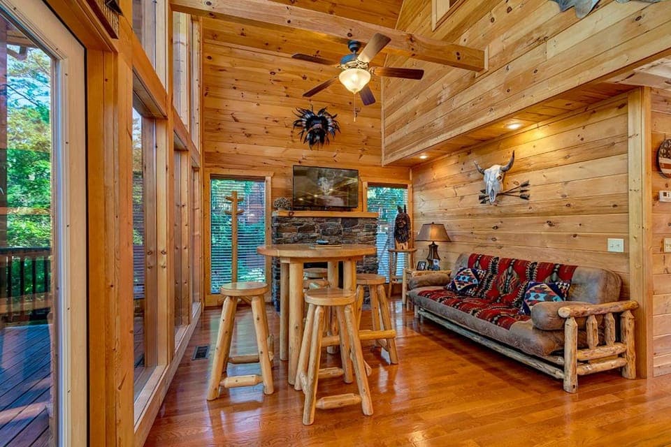 Grand Cherokee Lodge, free tickets, no catch! Chalet in Pigeon Forge