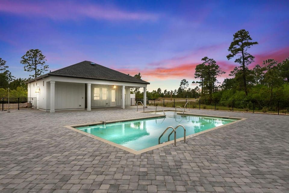 Serene waterfron retreat-Near golf Beach Barefoot House in North Myrtle Beach