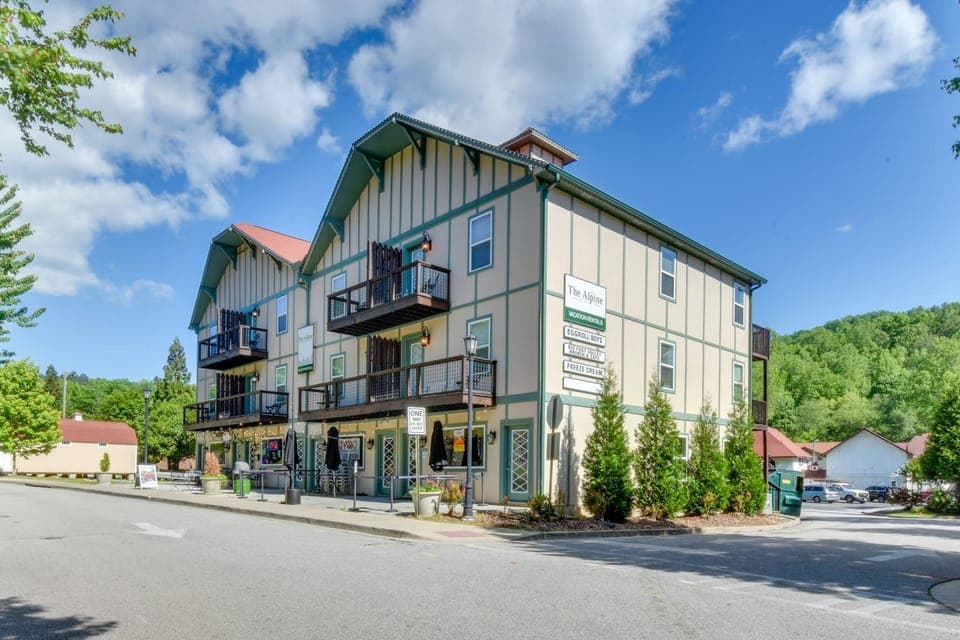 Walkable Condo 3 Mi to Unicoi State Park House in Helen