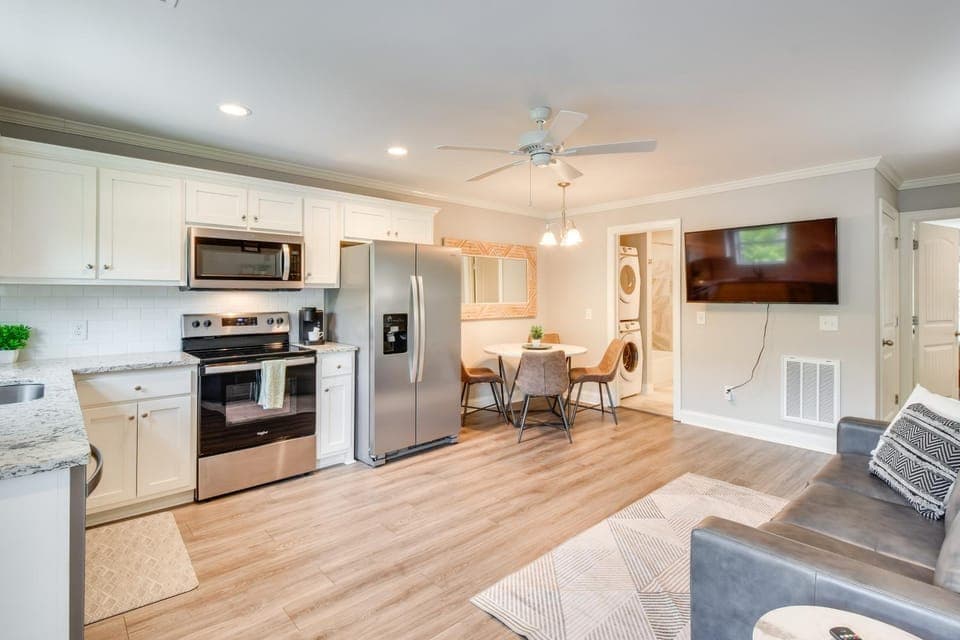 1 Block to Main St & River: Downtown Helen Condo House in Helen