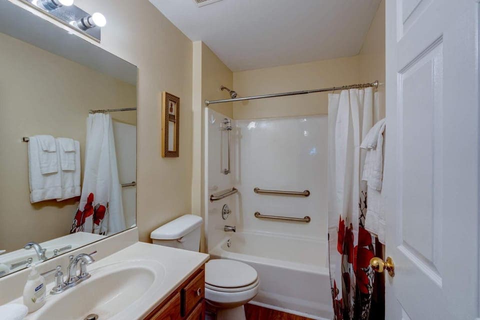 3 Bedroom Home Perfect for Groups House in Nashville