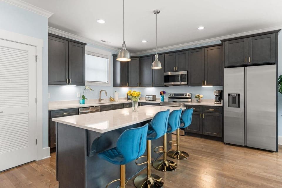 Chic Townhome for 8 w Rooftop House in East Nashville