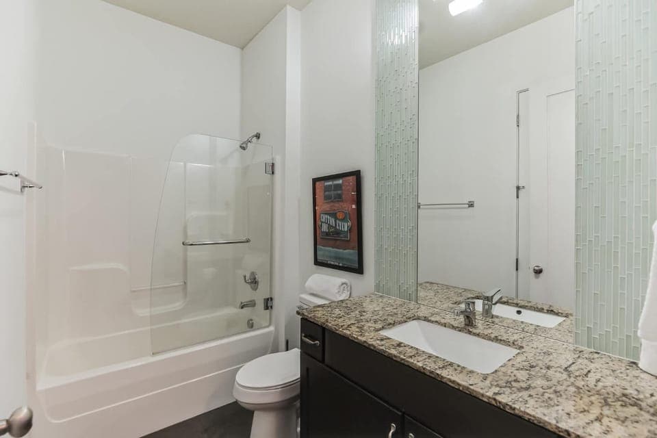 1 BDR Loft Near the Parthenon House in Nashville