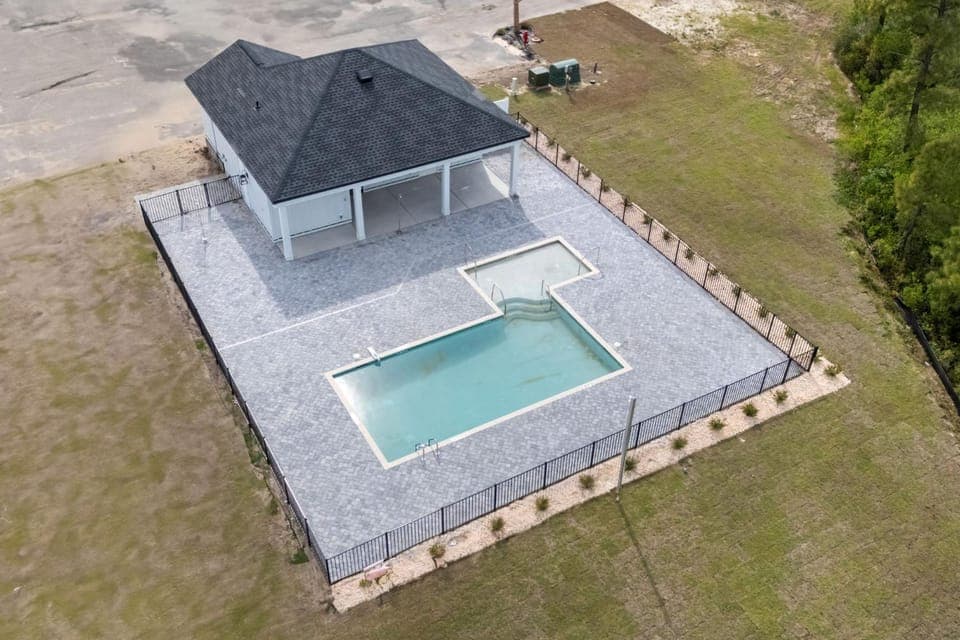 Luxury waterfron retreat-Near golf Beach Barefoot House in North Myrtle Beach