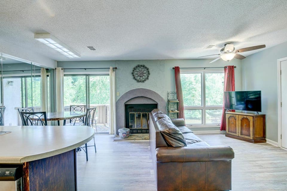Rivers Edge #502 Apartment in Helen