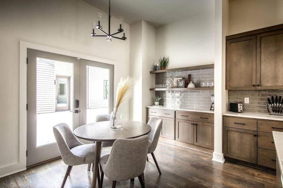 Seating area, Dining area