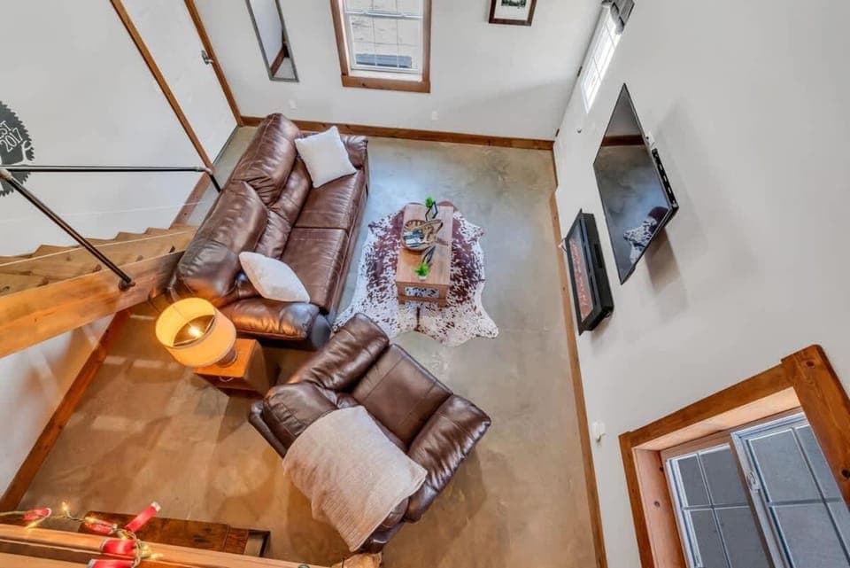Communal lounge/ TV room, TV and multimedia, Seating area