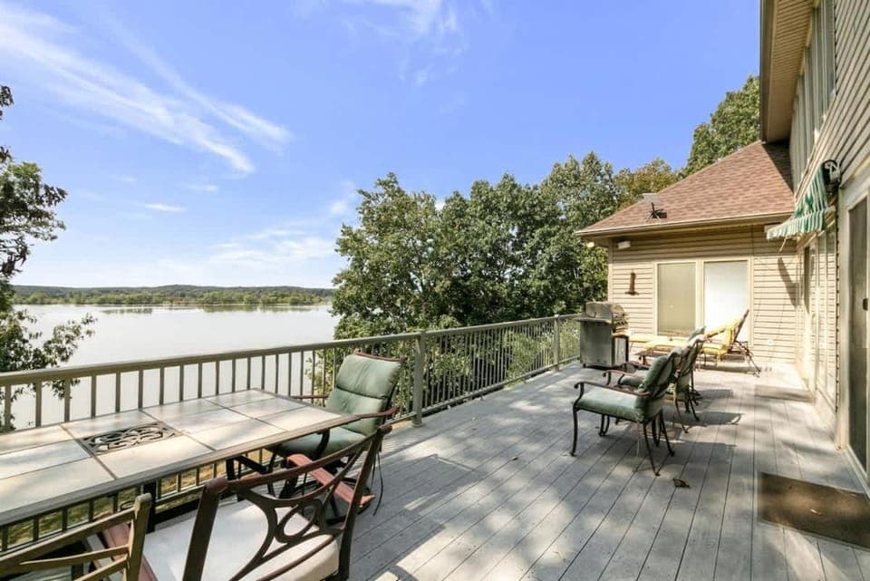 Patio, Balcony/Terrace, Seating area, Dining area, Lake view