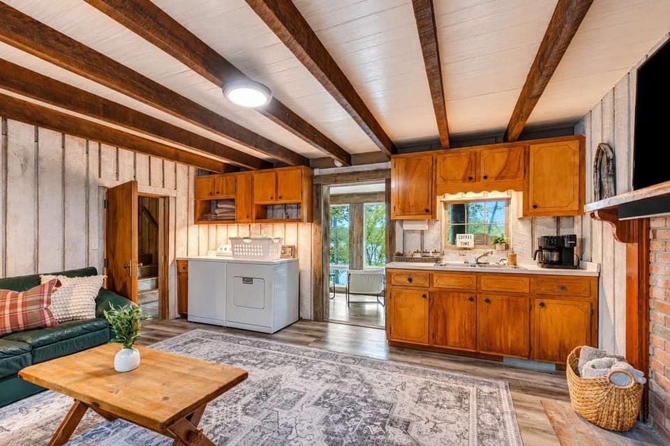 Hickory Haven - Stunning Lake Views - Private Dock House in Lake Barkley