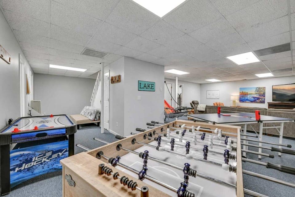 Game Room, Table tennis, Seating area