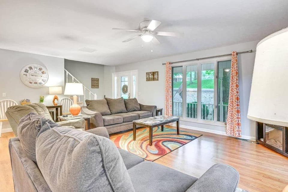 Living room, Seating area