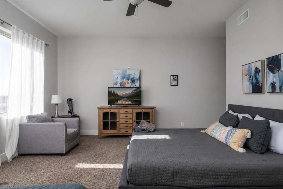 Bed, Bedroom